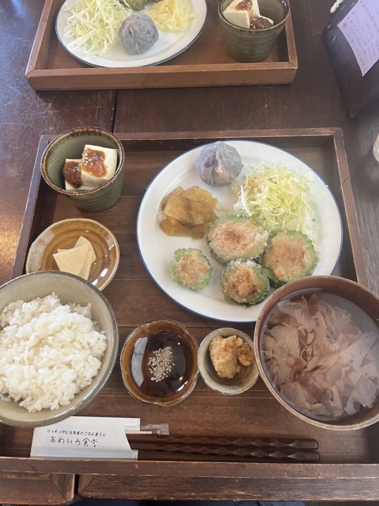 沖縄(那覇)でランチならここ！あめいろ食堂のおすすめメニューをご紹介！ゴーヤーの肉詰め定食
